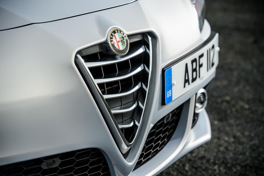Детали экстерьера Alfa Romeo Giulietta (940) 2014 года  (UK) (фото 42 из 54)
